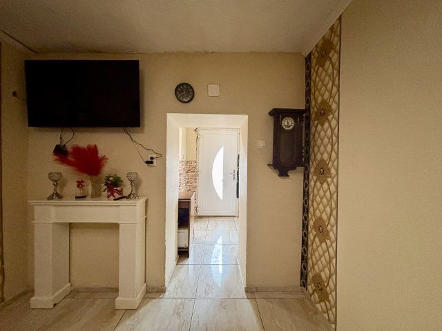 Eladó családi ház, Pápán 27 M Ft, 2 szobás