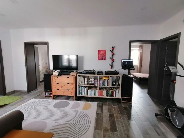 Eladó családi ház, Pusztaszabolcson 75.9 M Ft, 4 szobás