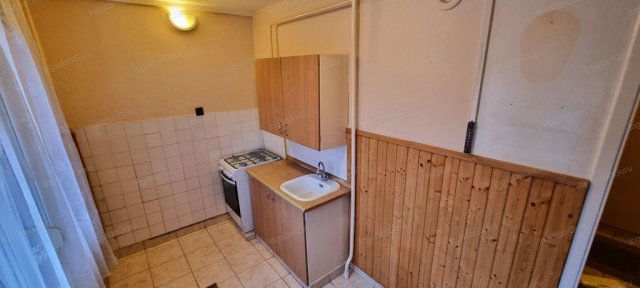 Eladó panellakás, Kecskeméten 42.5 M Ft, 2 szobás