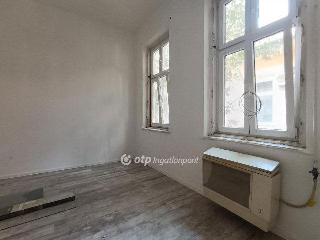 Eladó téglalakás, Budapesten, IV. kerületben 34.9 M Ft, 1 szobás