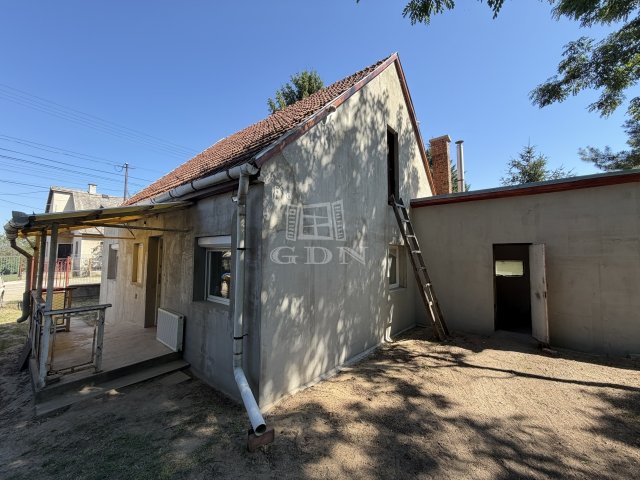 Eladó családi ház, Erdőkertesen 69.9 M Ft, 3 szobás