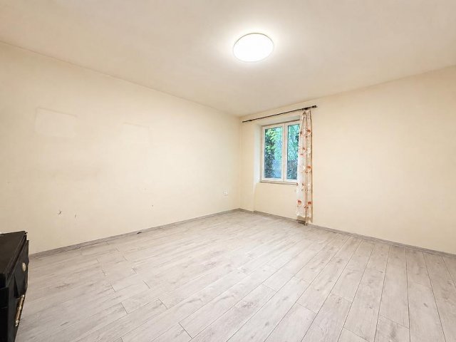 Eladó téglalakás, II. kerületben, Varsányi Irén utcában
