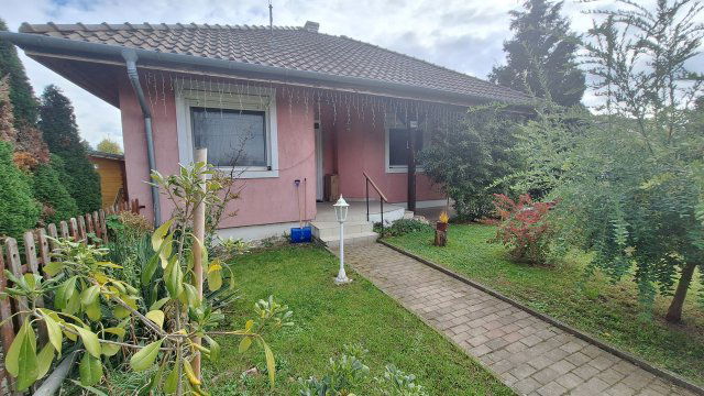 Eladó családi ház, Vámosszabadin 86 M Ft, 4 szobás