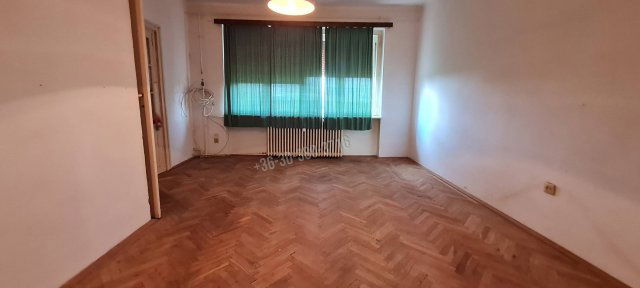 Eladó téglalakás, Dunaújvárosban 17.5 M Ft, 1+1 szobás