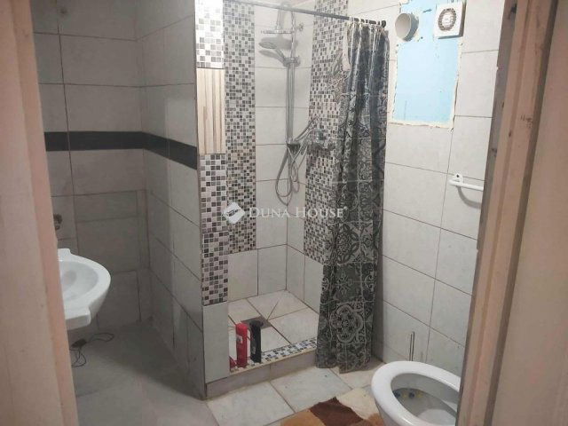 Eladó családi ház, Szigetújfalun 36 M Ft, 2 szobás
