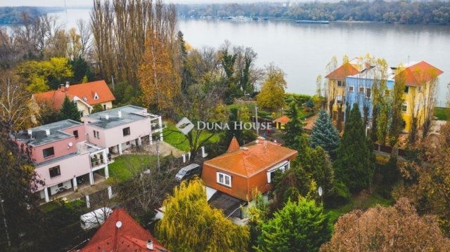 Eladó családi ház, Budapesten, III. kerületben 215 M Ft