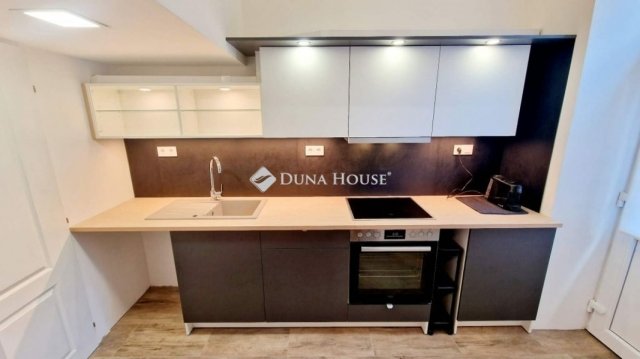 Eladó téglalakás, Budapesten, X. kerületben 48.4 M Ft, 1 szobás