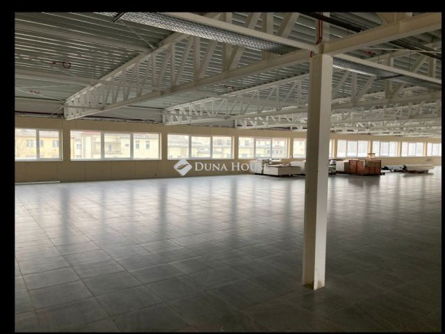 Kiadó üzlethelyiség, Győrött 3021 E Ft / hó
