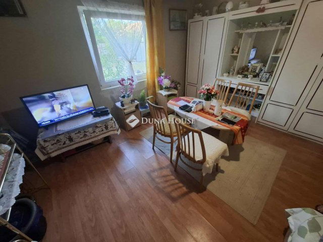 Eladó családi ház, Cegléden 24.9 M Ft, 1 szobás