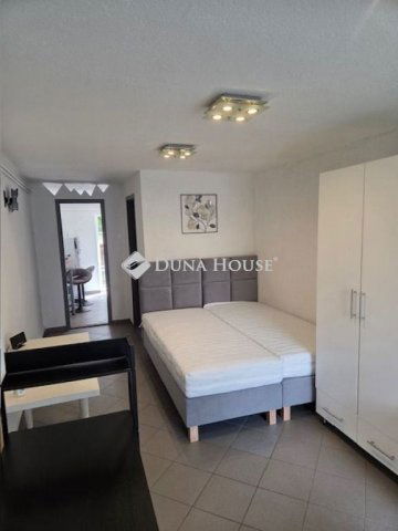 Eladó téglalakás, Dunakeszin, Madách Imre utcában 45 M Ft