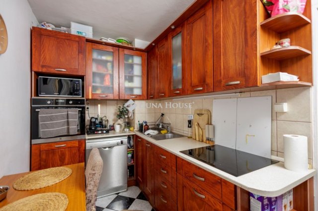 Eladó panellakás, Pécsett, Gyöngyös utcában 43.9 M Ft