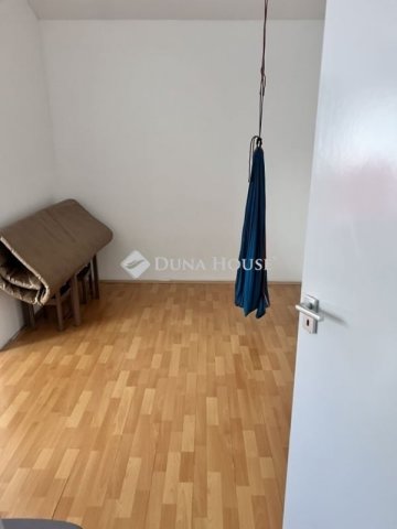 Kiadó téglalakás, albérlet, Veszprémben 260 E Ft / hó