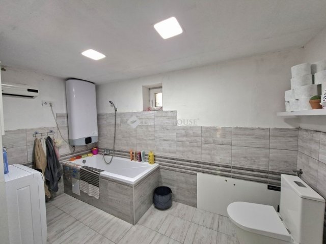 Eladó családi ház, Sárbogárdon 29.9 M Ft, 2 szobás