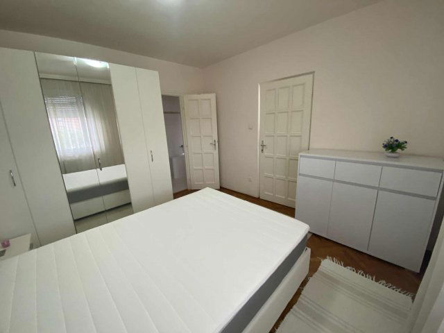 Kiadó téglalakás, albérlet, Debrecenben 300 E Ft / hó