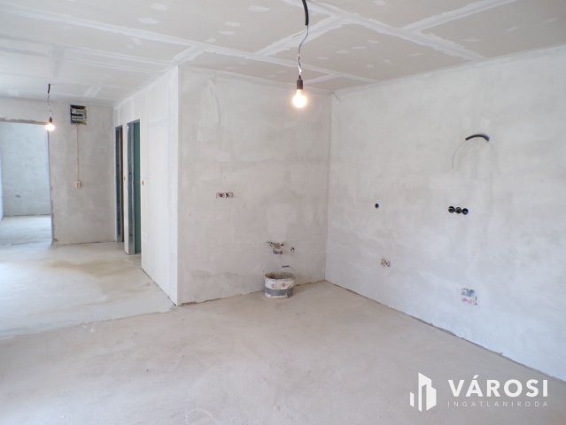 Eladó családi ház, Eszteregnyén 39.9 M Ft, 4 szobás