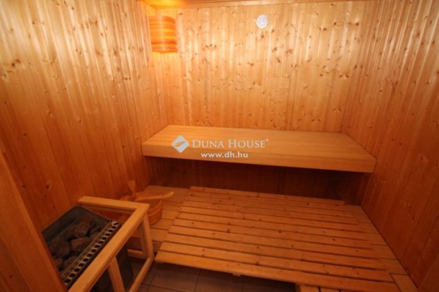 Eladó családi ház, Kecskeméten 248 M Ft, 6 szobás