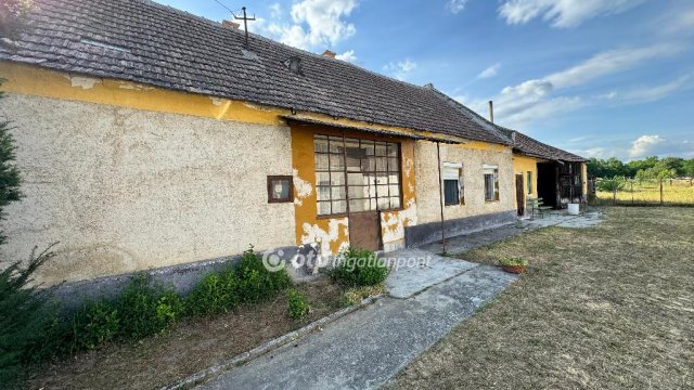 Eladó családi ház, Csóton 12.9 M Ft, 3 szobás