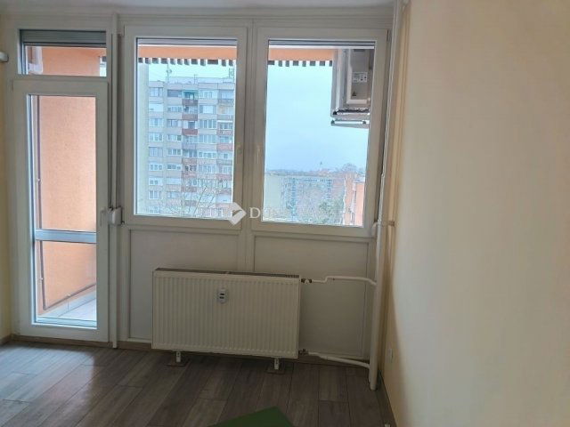 Eladó téglalakás, Vácon 66 M Ft, 2 szobás