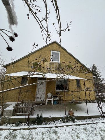 Eladó ikerház, Pétfürdőn 54.9 M Ft, 2+2 szobás