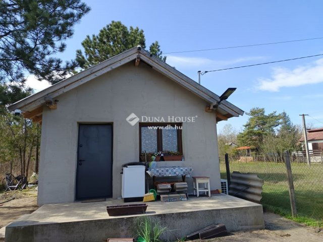 Eladó családi ház, Tápiószentmártonon 17.9 M Ft, 1 szobás