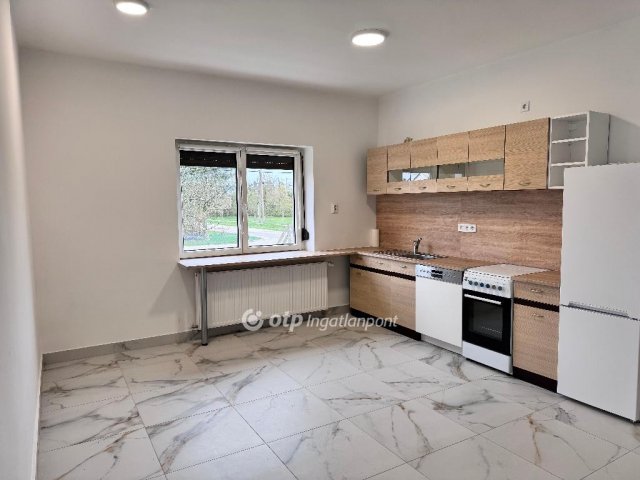 Eladó családi ház, Jánossomorján 78 M Ft, 4+1 szobás