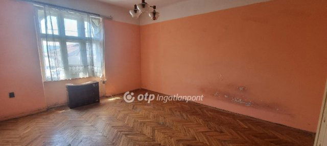 Eladó családi ház, Ürömön 88 M Ft, 5 szobás