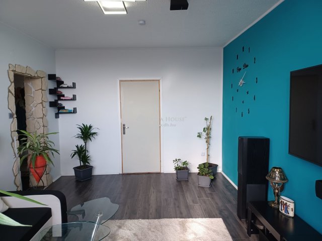 Eladó téglalakás, Szentendrén 93 M Ft, 3+2 szobás