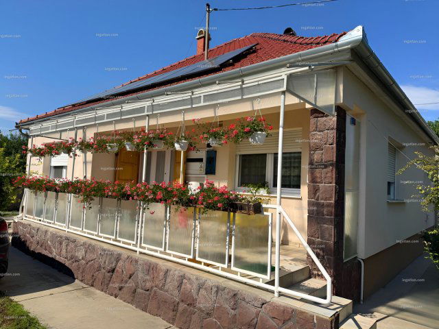 Eladó családi ház, Kunszentmiklóson 89 M Ft, 3+1 szobás