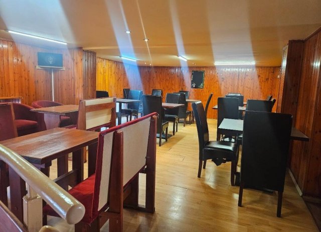 Eladó üzlethelyiség, Gyulán 340 M Ft, 6 szobás