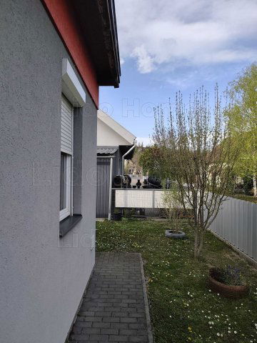 Eladó ipari ingatlan, Balatonkenesén 380 M Ft, 5 szobás
