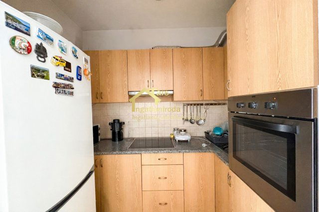 Eladó téglalakás, Lábatlanon, Rákóczi Ferenc úton 48 M Ft