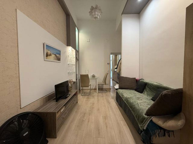 Eladó téglalakás, Budapesten, IX. kerületben, Üllői úton