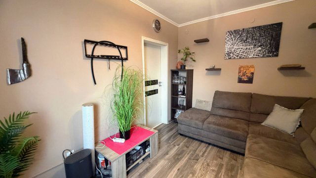 Eladó téglalakás, Baján 35 M Ft, 2 szobás