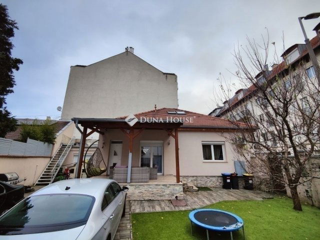 Eladó családi ház, Budapesten, IV. kerületben 180 M Ft, 6 szobás