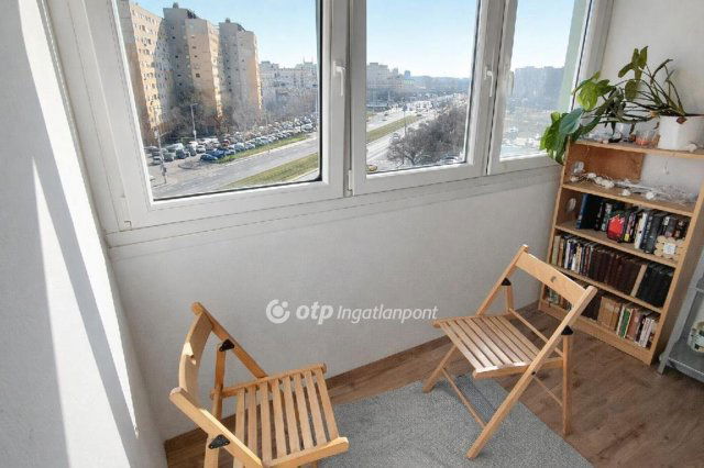 Eladó panellakás, Budapesten, III. kerületben 67 M Ft, 2 szobás