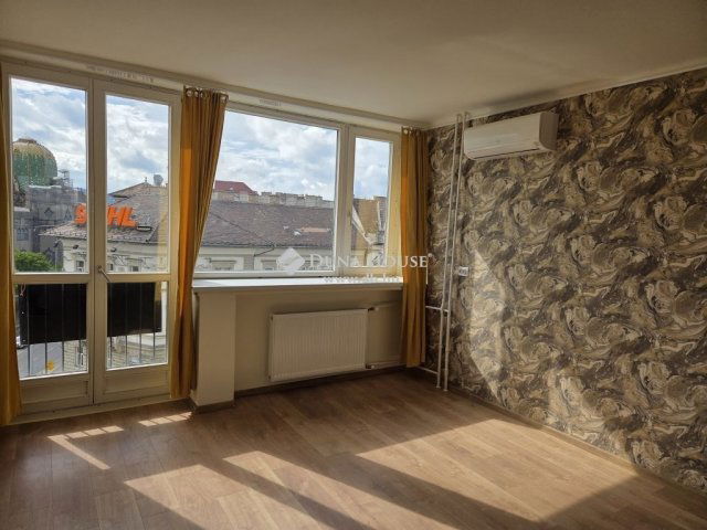 Eladó téglalakás, Budapesten, VIII. kerületben 84.9 M Ft