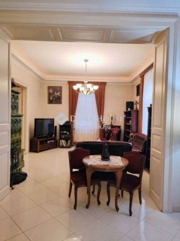 Eladó családi ház, Kecskeméten 149.9 M Ft, 6 szobás