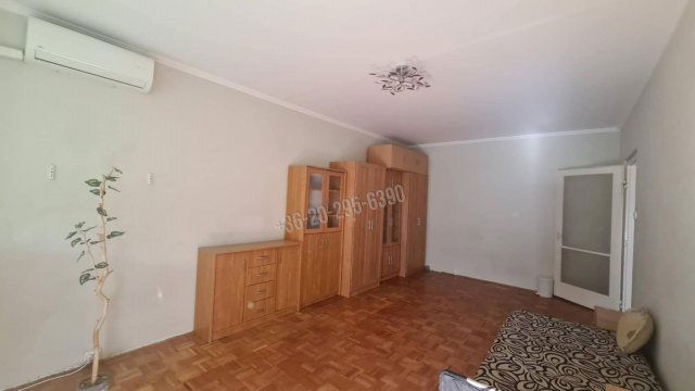 Eladó panellakás, Dunaújvárosban 29.9 M Ft, 2 szobás