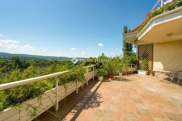 Eladó családi ház, Piliscsabán 265 M Ft, 5 szobás