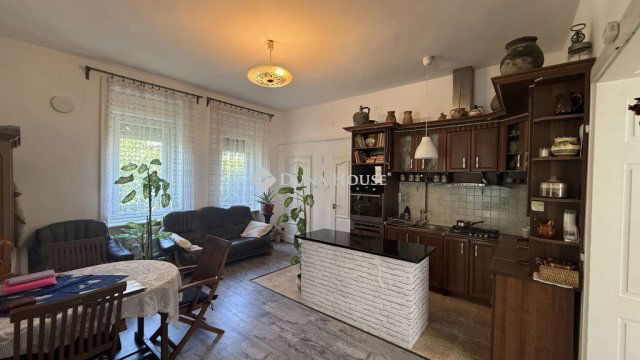 Eladó családi ház, Tiszafüreden 65 M Ft, 3 szobás