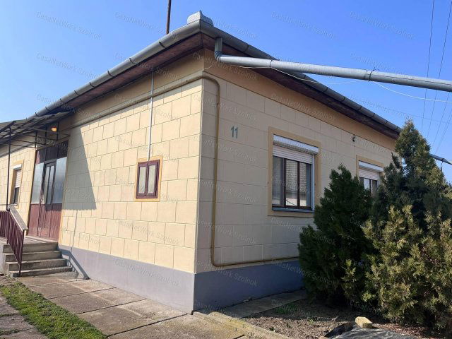 Eladó családi ház, Tiszaörsön 34.99 M Ft, 4 szobás