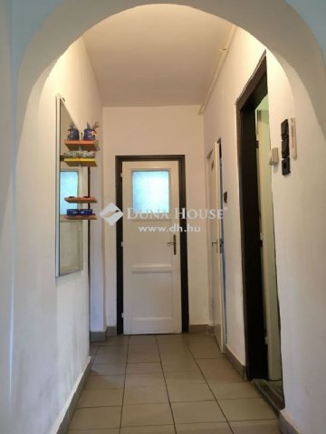 Eladó családi ház, Pétfürdőn 69.9 M Ft, 3 szobás