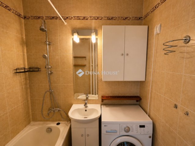 Eladó téglalakás, Budapesten, XX. kerületben 74.9 M Ft, 3 szobás