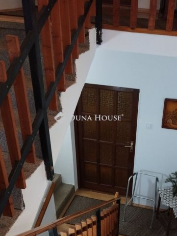 Eladó családi ház, Székesfehérvárott 73 M Ft, 7 szobás