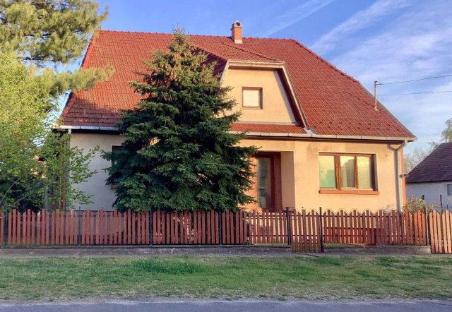 Eladó családi ház, Kecskeméten 79.9 M Ft, 5 szobás