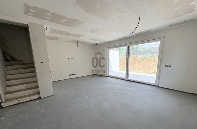 Eladó ikerház, Pécelen 148 M Ft, 5 szobás / költözzbe.hu