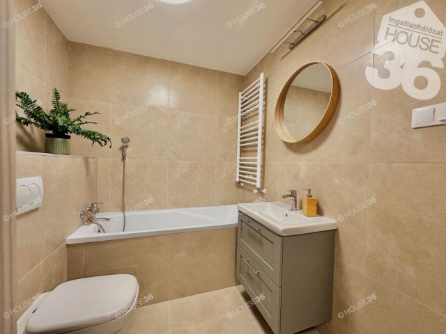 Eladó téglalakás, Budapesten, VIII. kerületben 49 M Ft, 1 szobás