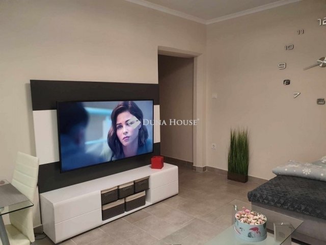 Eladó téglalakás, Pécsett 55.9 M Ft, 3 szobás