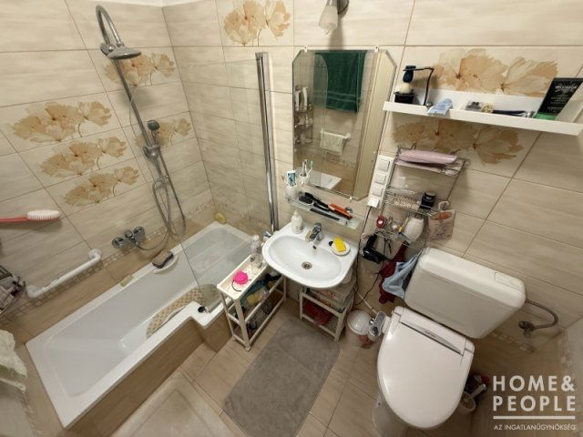 Eladó családi ház, Szegeden 157.99 M Ft, 2+5 szobás