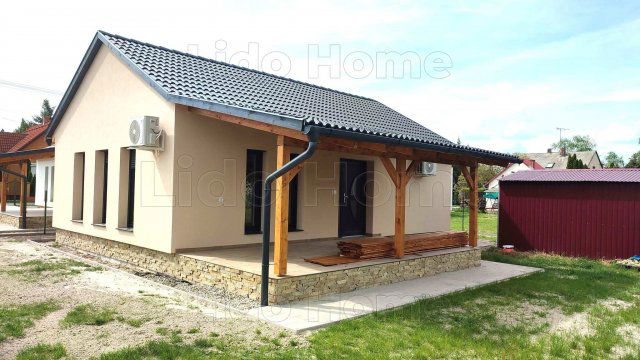 Eladó családi ház, Balatonkeresztúron 69.99 M Ft, 7 szobás